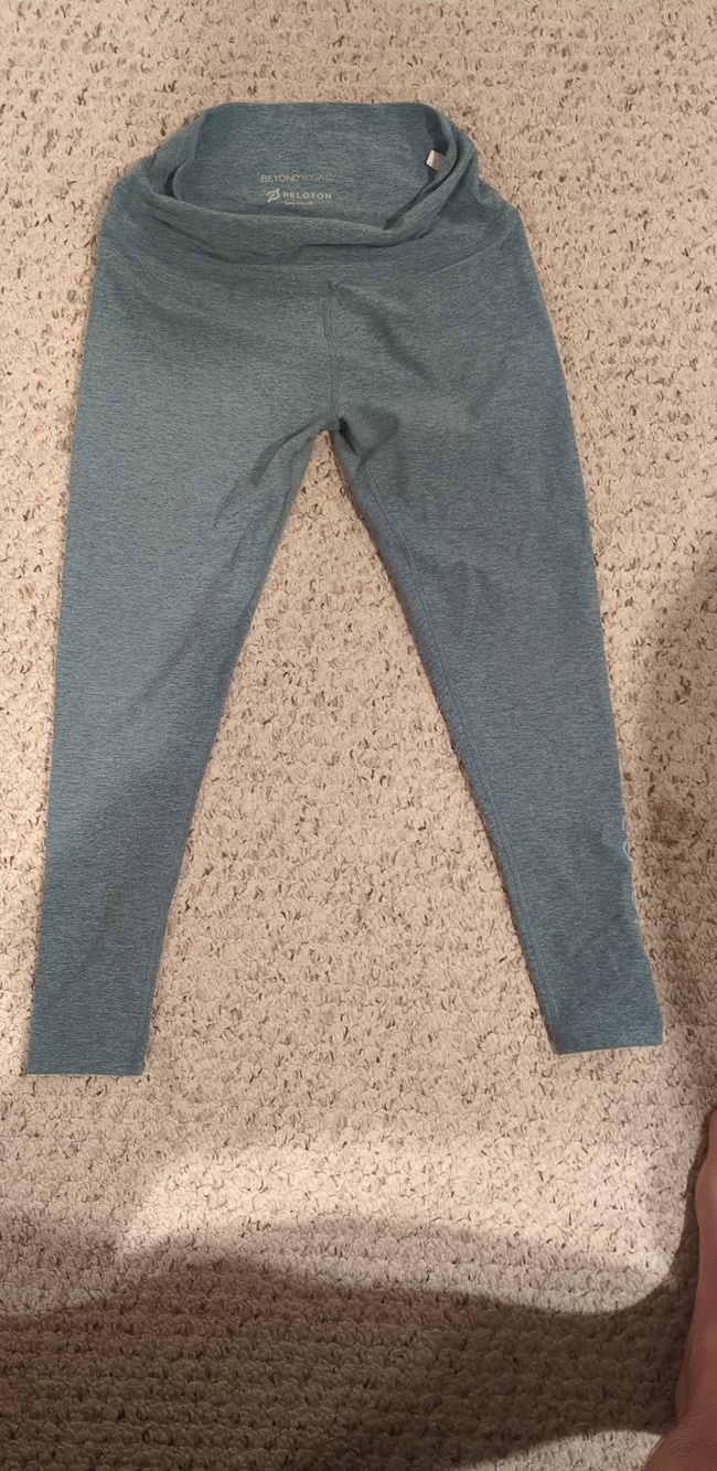 Peloton beyond yoga Leggings in Teal